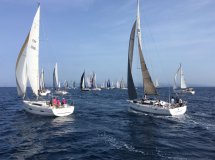 Segelboote während der XXXV Trophy Peñón de Ifach Regatta