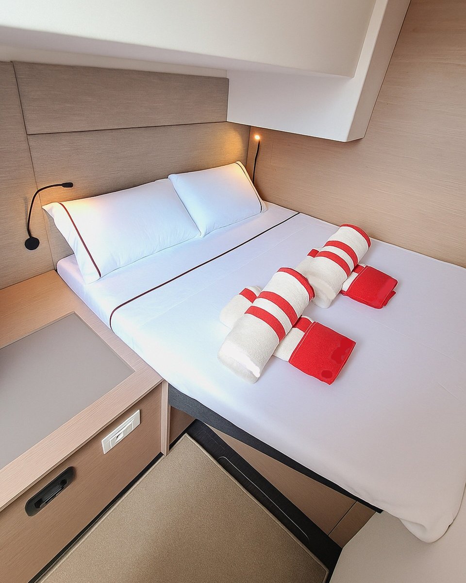 Atlantic crossing by catamaran from Bermuda to the Azores