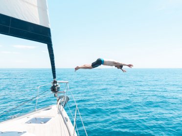 Escapada a las Baleares: Un fin de semana de aventura en velero desde Barcelona