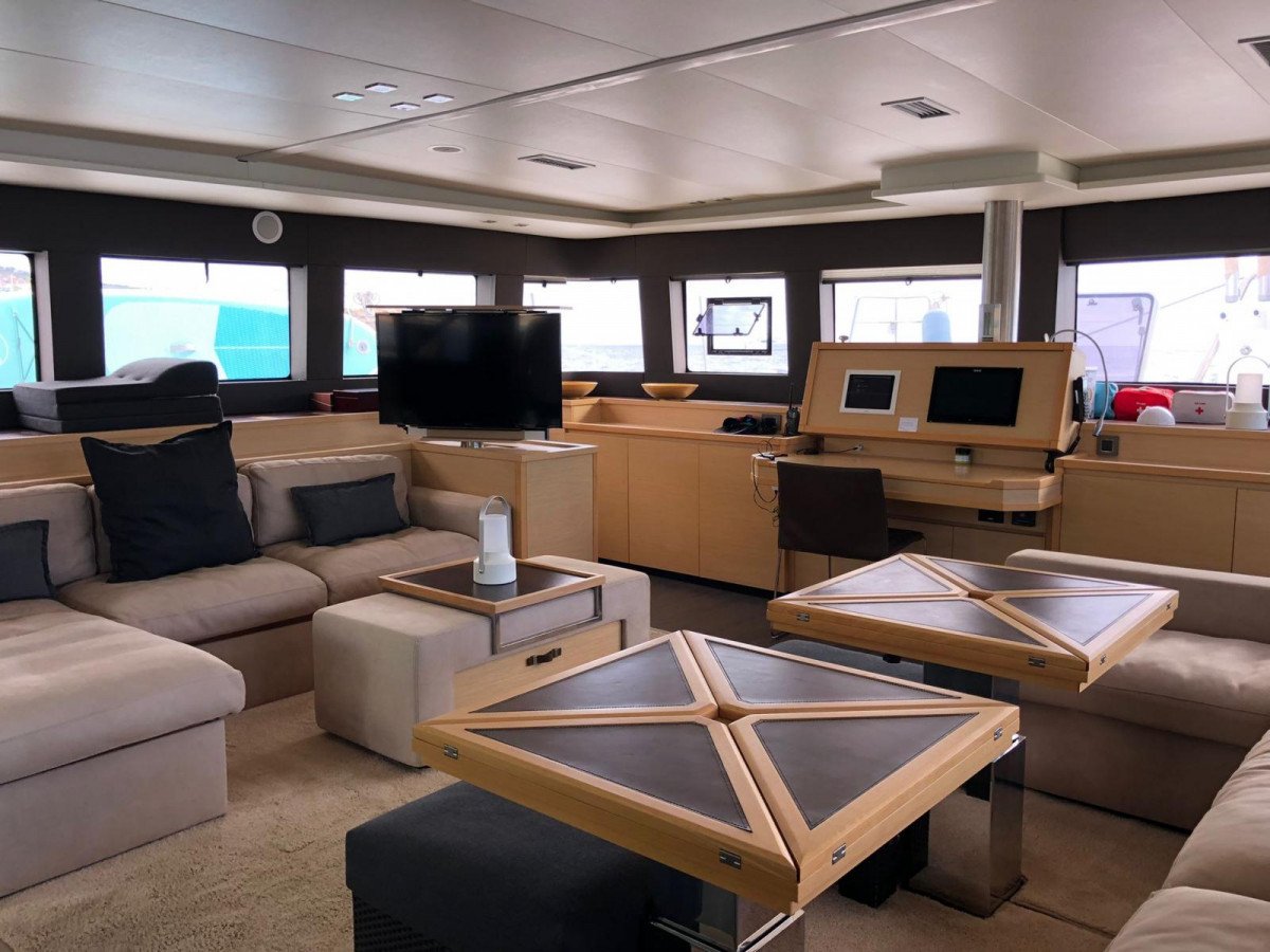 Catamaran - Lagoon - 4 cabins