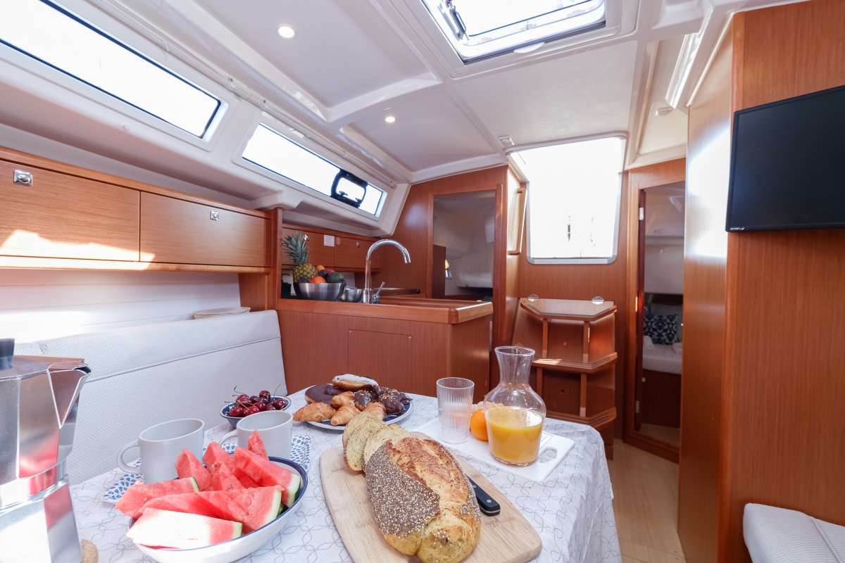 A bordo del veliero per scoprire le Isole Cíes