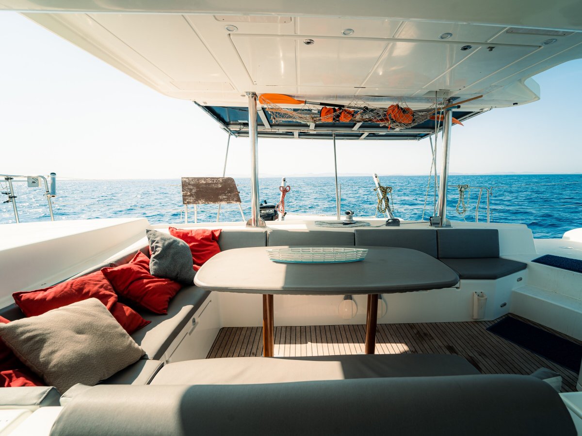 Sailing towards the final destination in the Atlantic