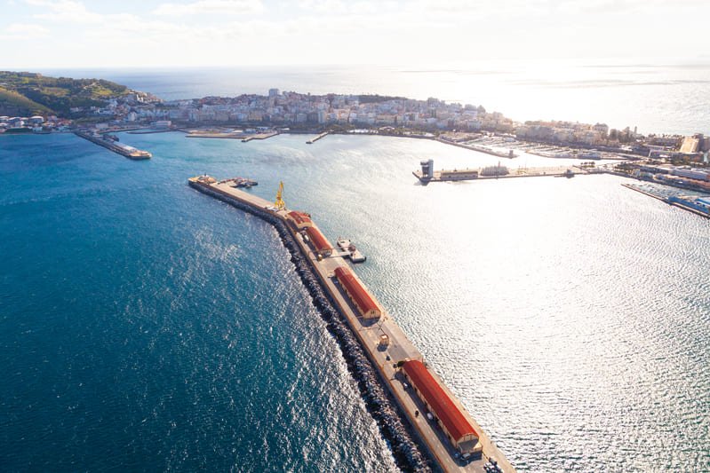 Ammira le vedute di Ceuta durante la tua crociera in barca