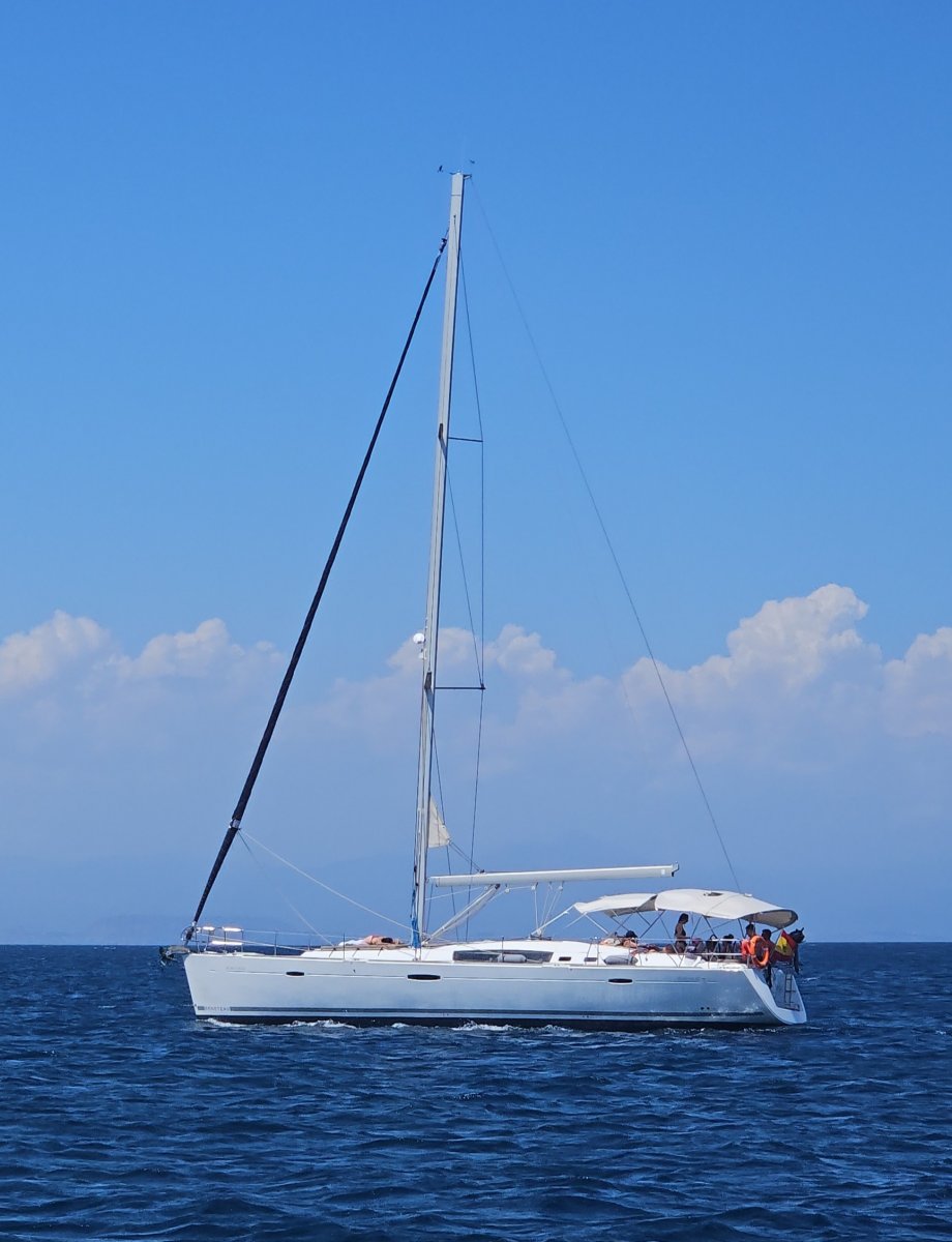 Naviga nel Mediterraneo e scopri due isole meravigliose da Alicante