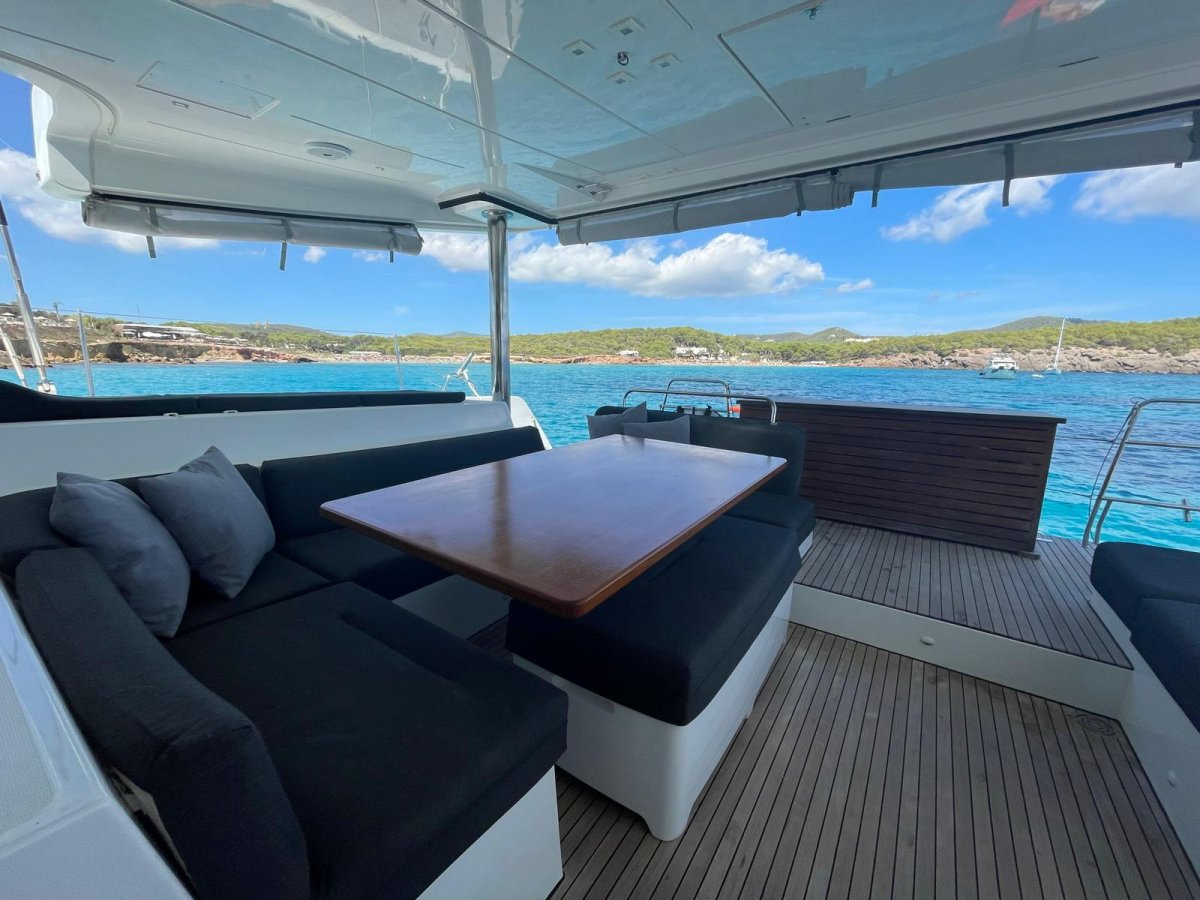 Experience sailing in the Mediterranean Sea on the Lagoon 52