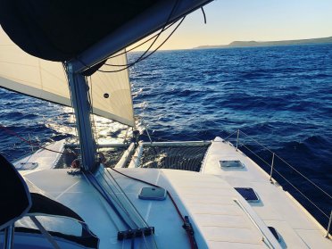 Vacaciones en barco por la bahía de Croacia