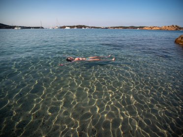 Crociera a vela lungo la costa nordoccidentale della Sardegna