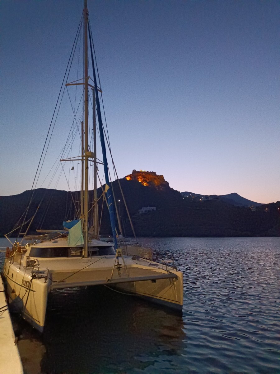 Luftaufnahme des Golfs von Korinth und Kanal