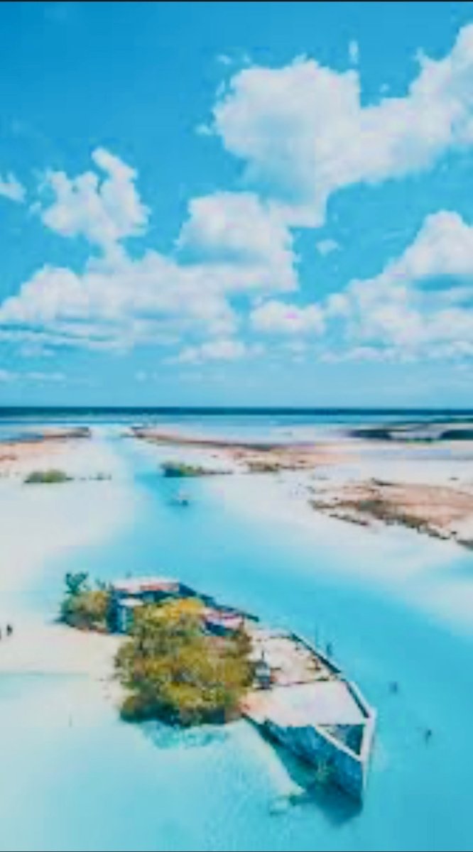 Fleet catamaran tour through the Caribbean