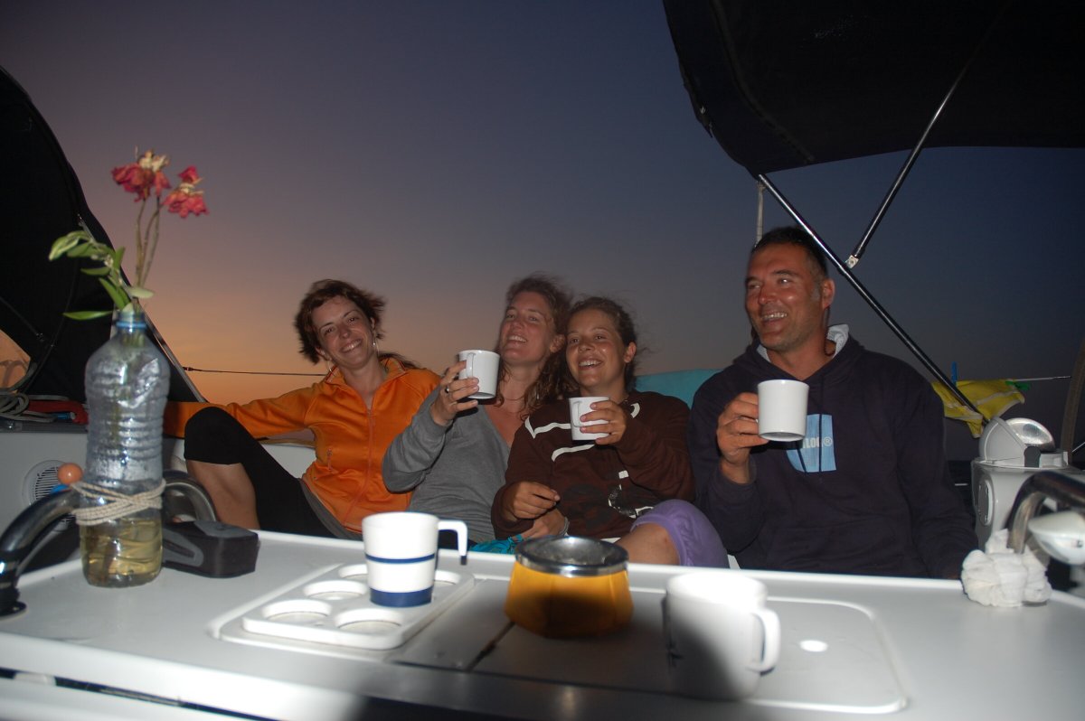 Disfruta de la belleza natural de Menorca desde el mar