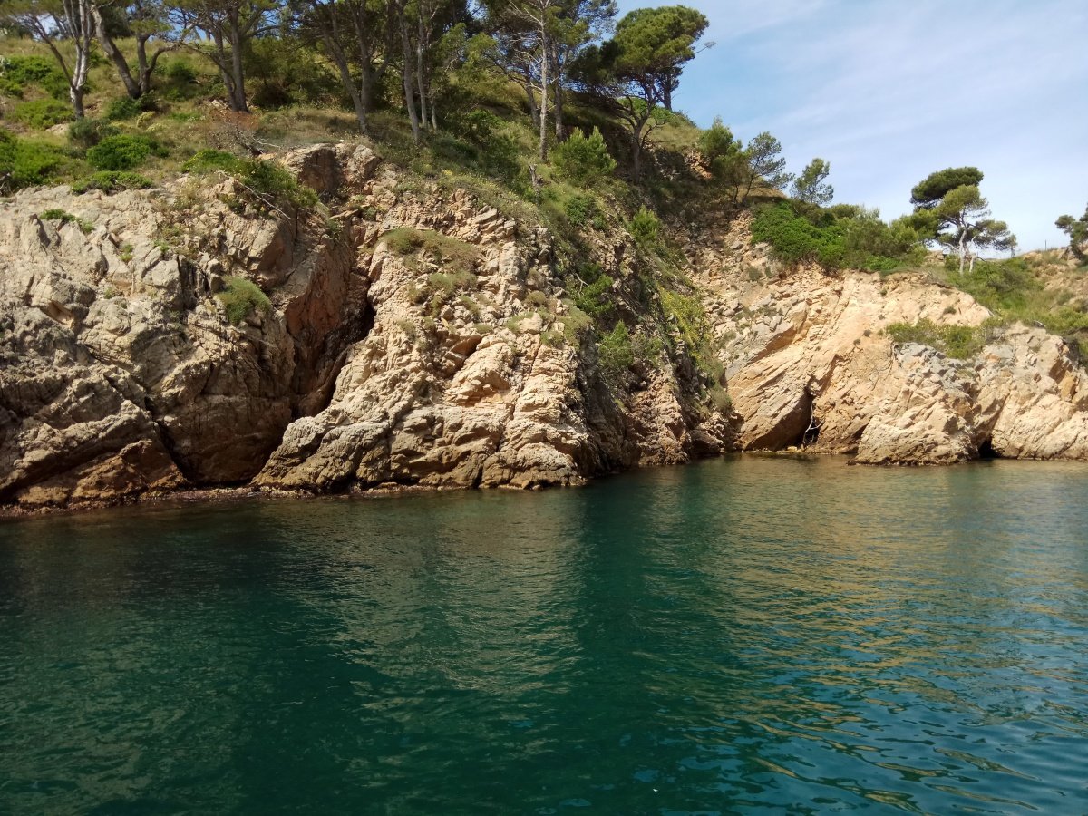 Traveling by boat Costa Brava