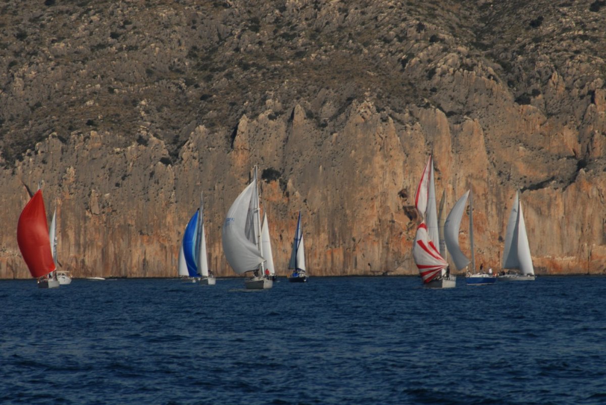 Unterhaltsame Regatta vom Banco de España in Denia