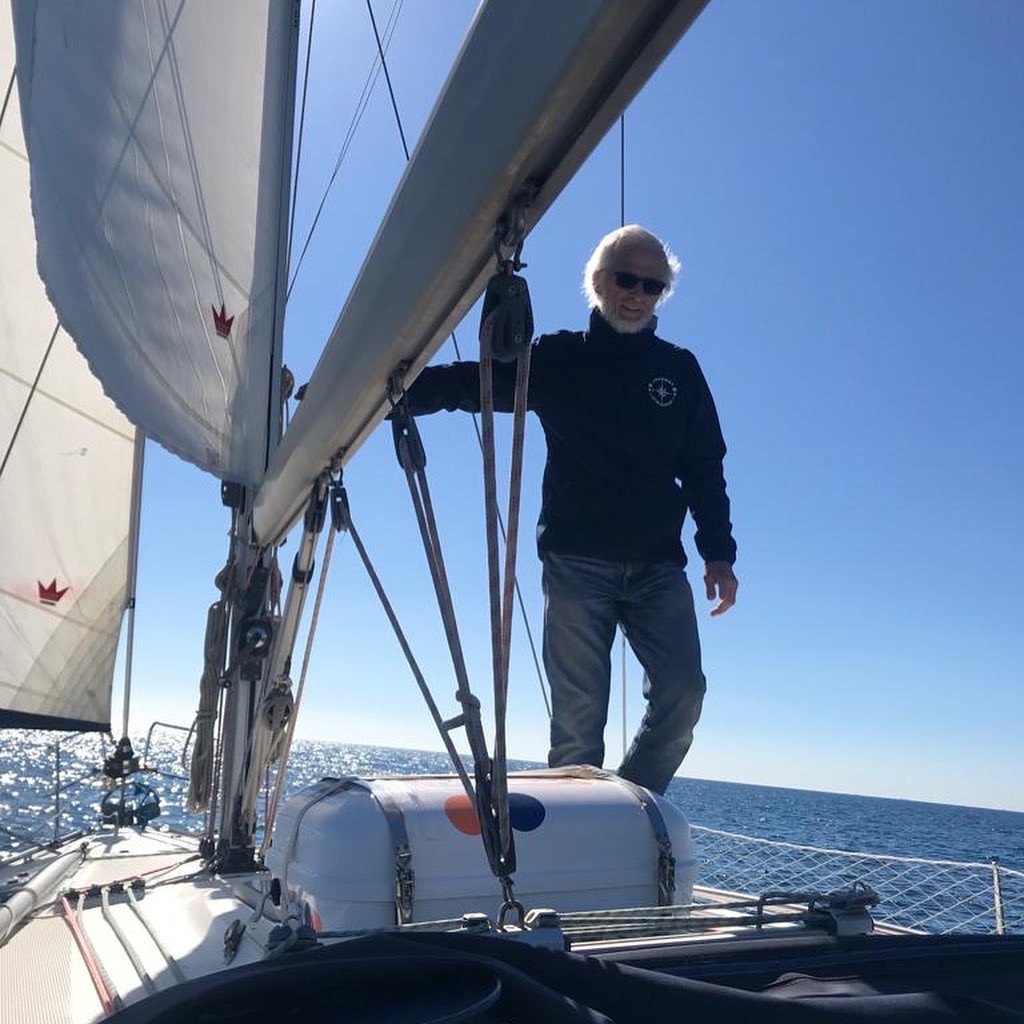 Explorar las aguas de Mallorca en un barco de vela