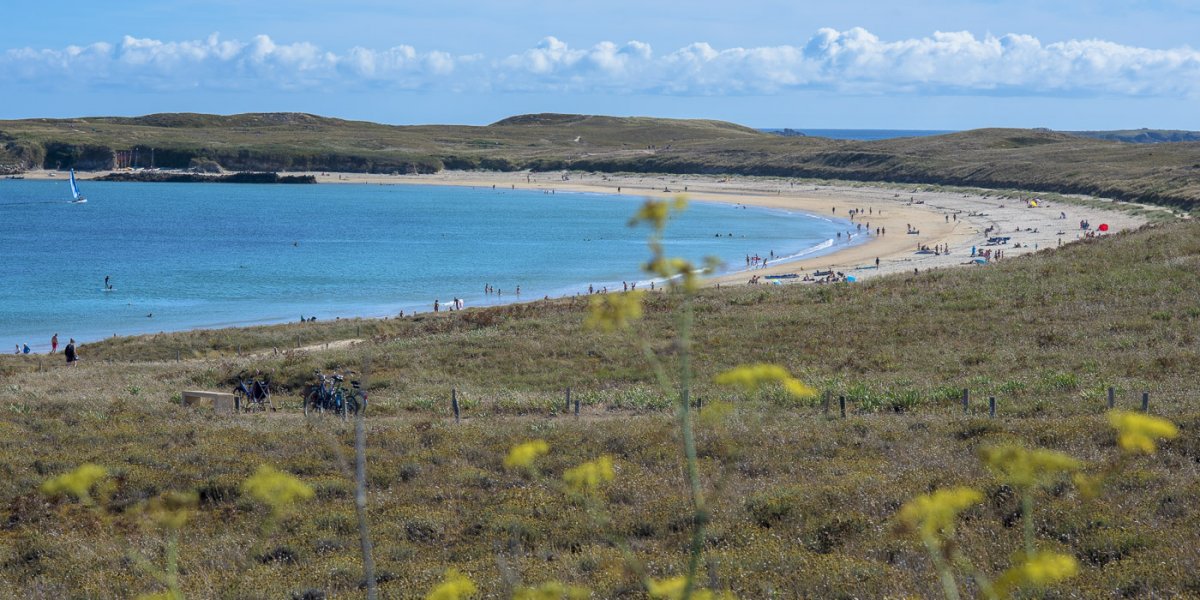 Segeln Sie entlang der Küste der Südbretagne