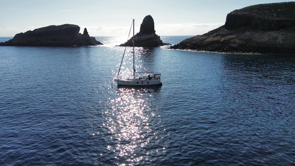 Yachtnavigationserfahrung in Valencia mit Sicherheitspraktiken