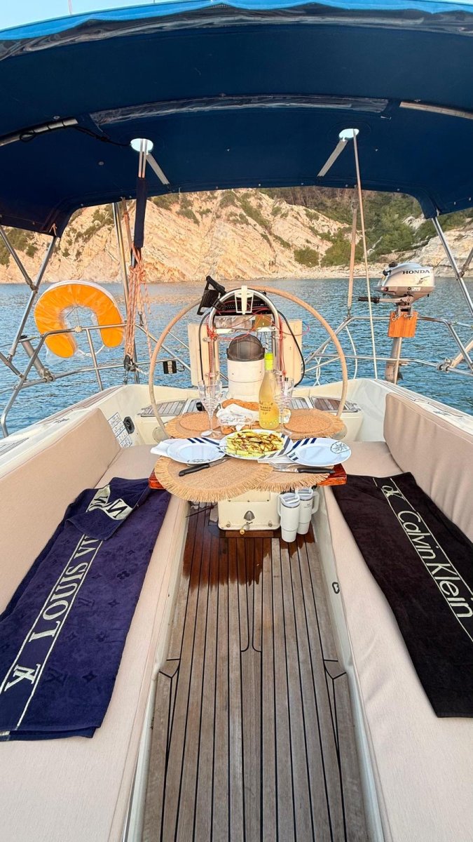 Bavaria Yachts - 12 {{i18n.meters}}