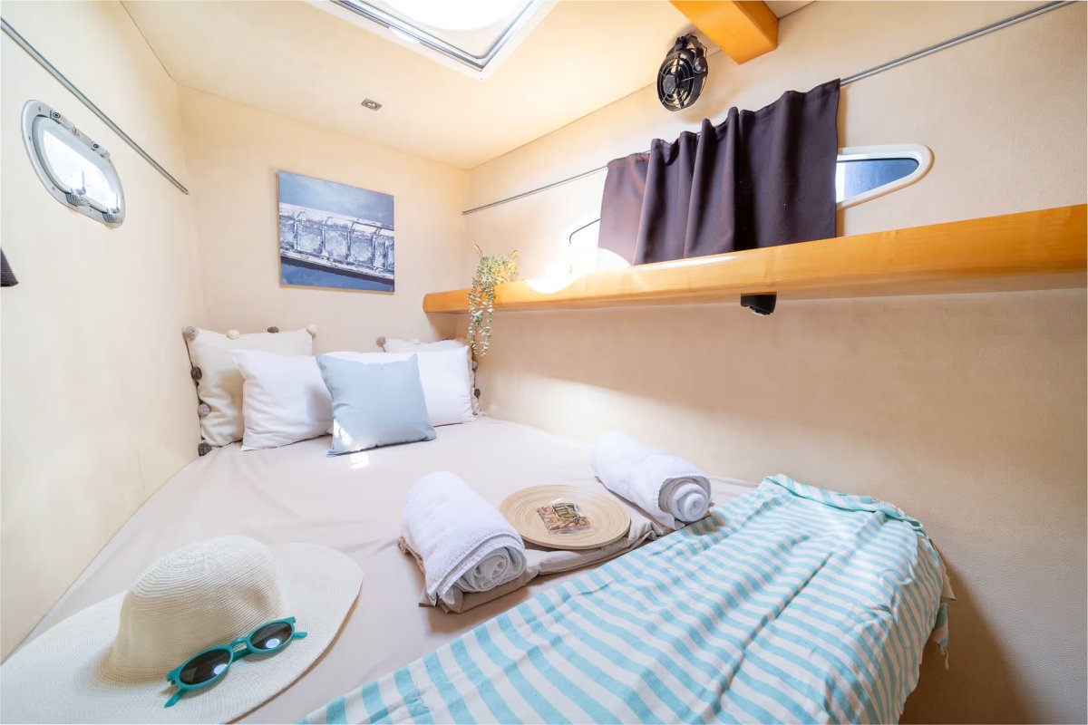Luxury catamaran sailing trip around the Saronic Islands