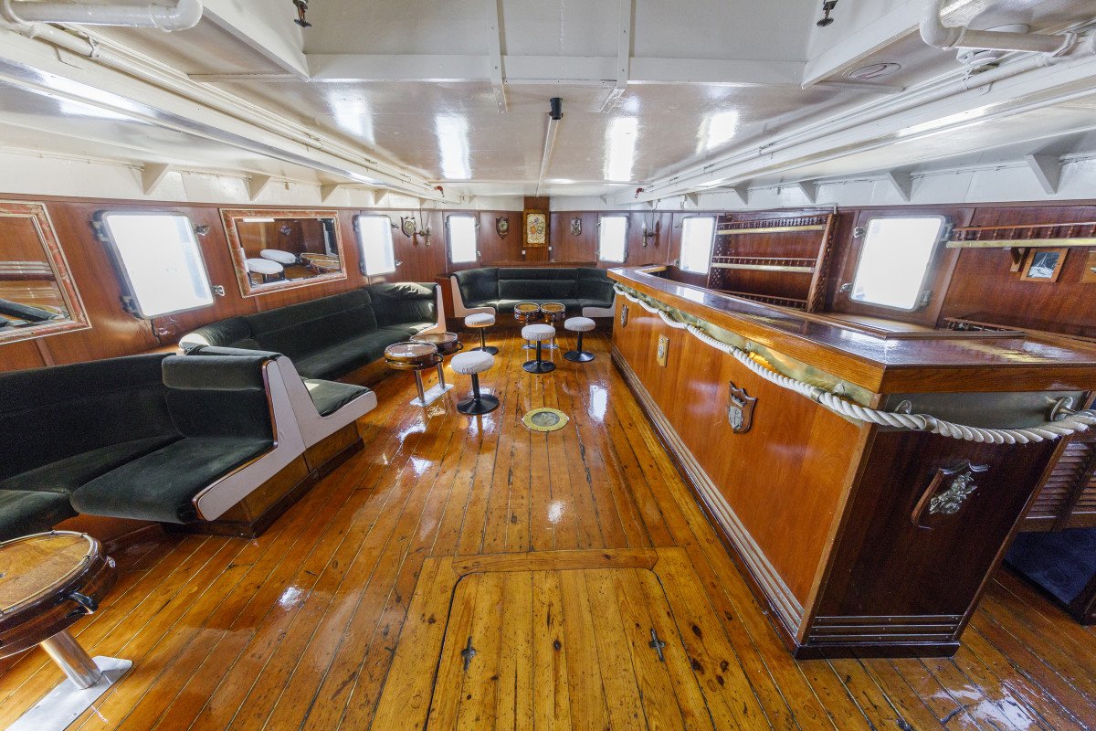 vacation-in-sailboat-plaza-to-plaza