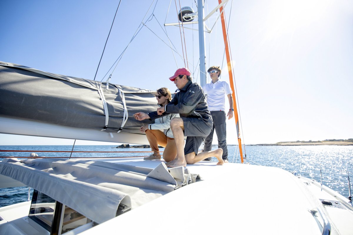 Improve your sailing skills with our private sailing courses.