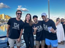 Familias disfrutando de la regata de Navidad