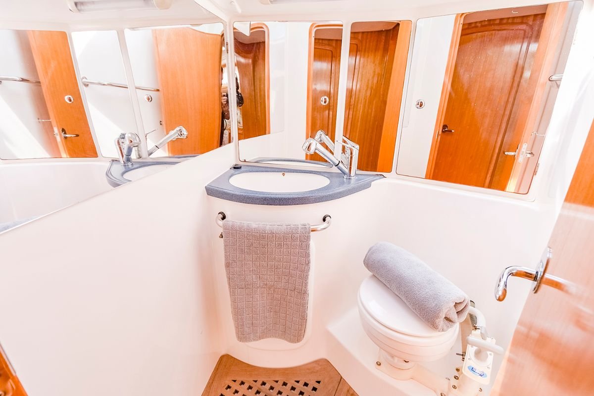 Segelboot - Bavaria Yachts - 12 {{i18n.capacity}}