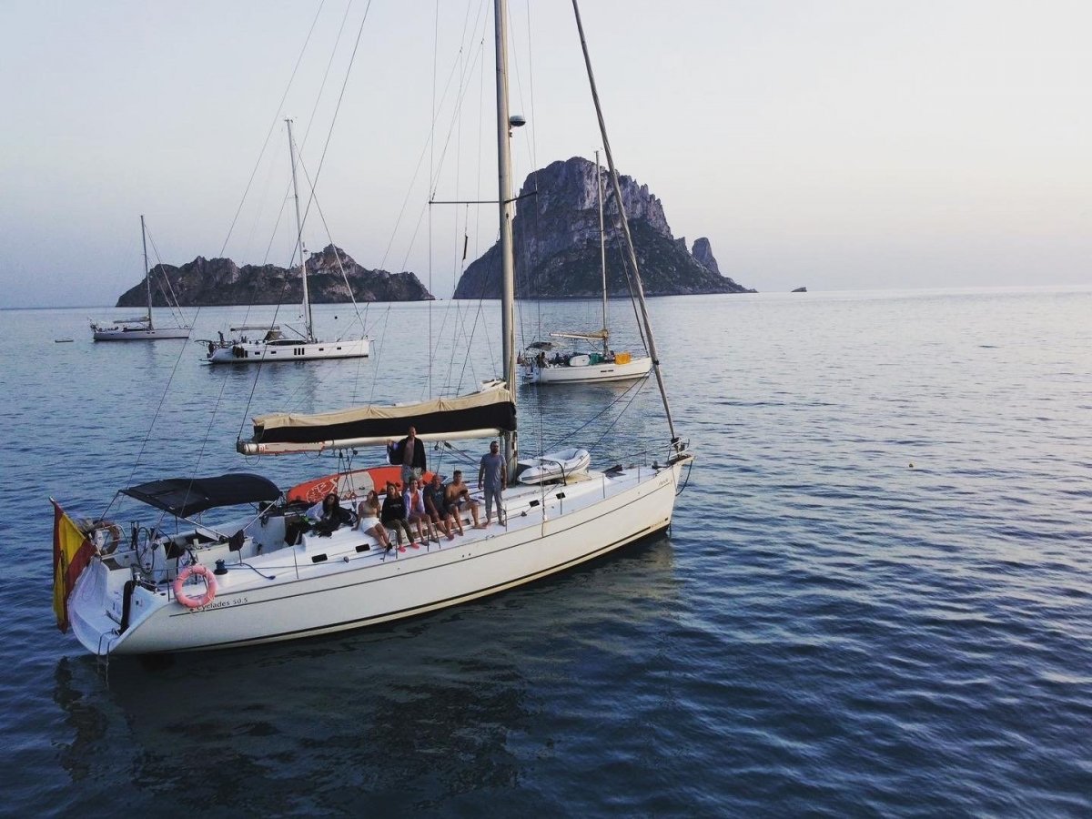 7E96EE9F-2D54-4722-AA3F-B81F89940610