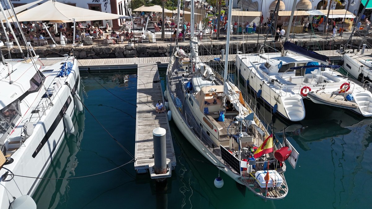 Training boats in the Atlantic: Caribbean from the Canary Islands.