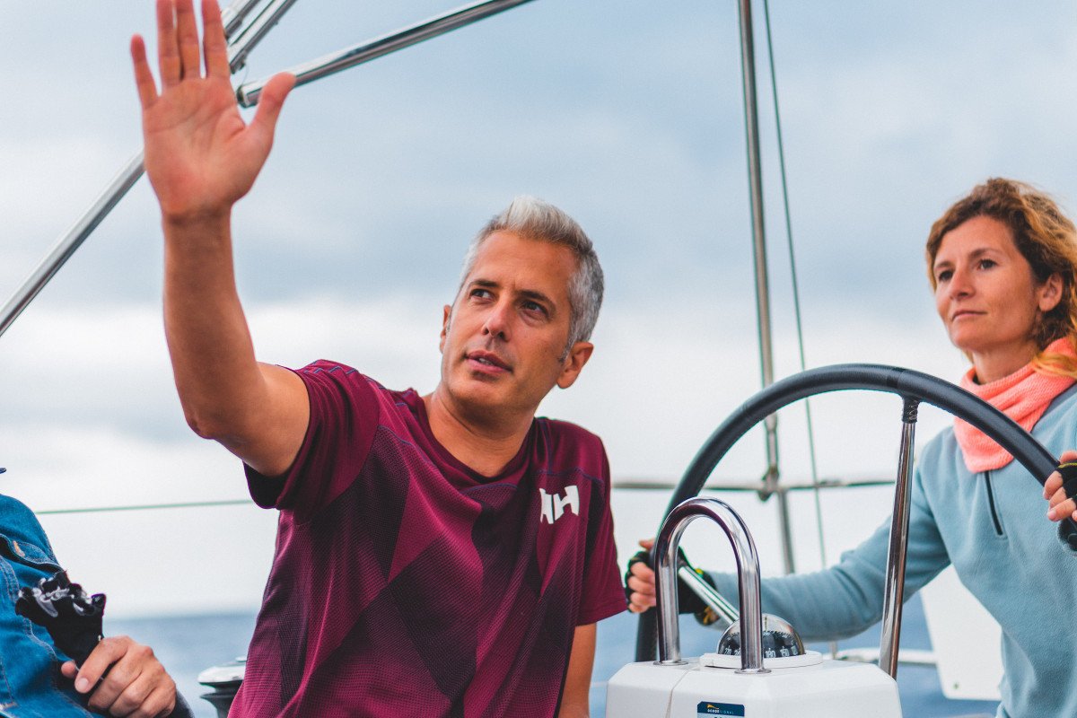 Enjoy a peaceful sailing experience in the Rías Baixas