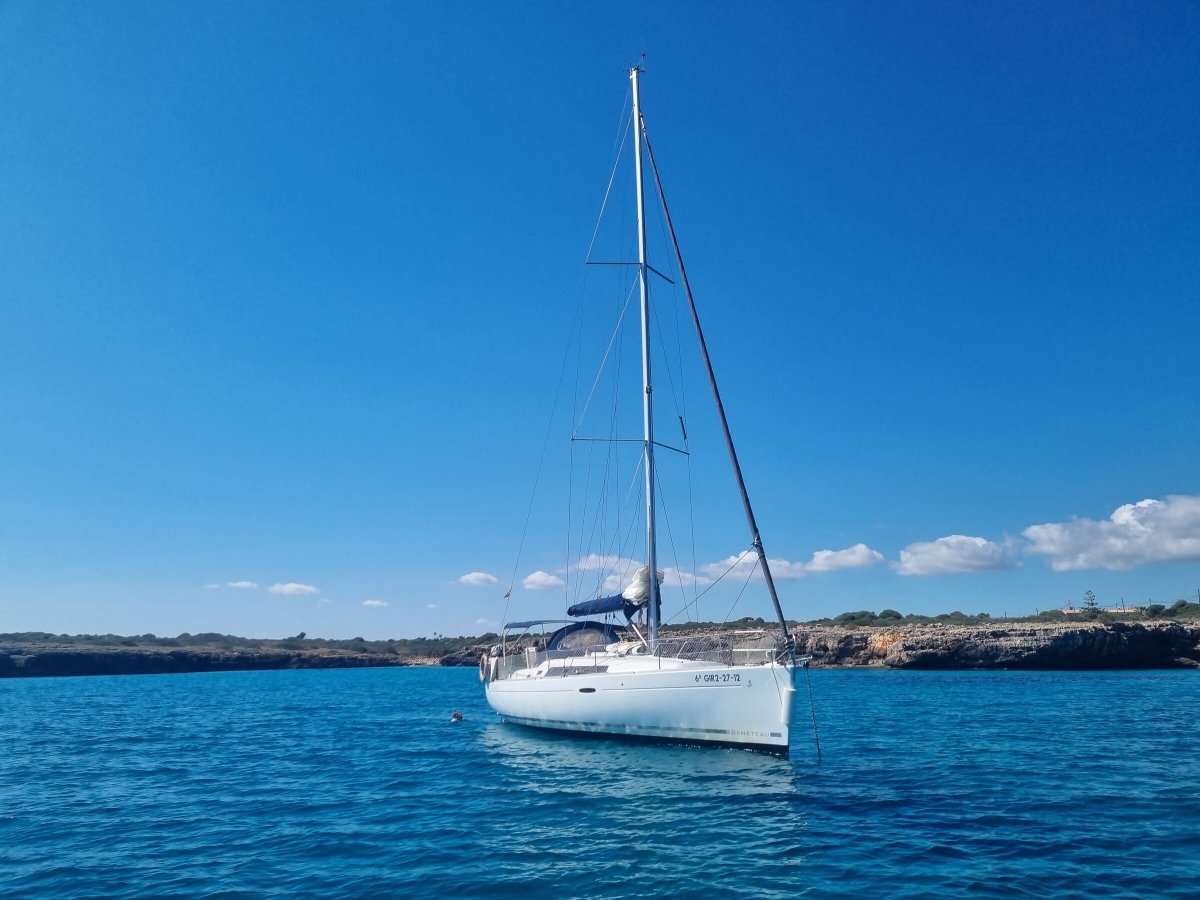 Ophiusa Regatta offshore