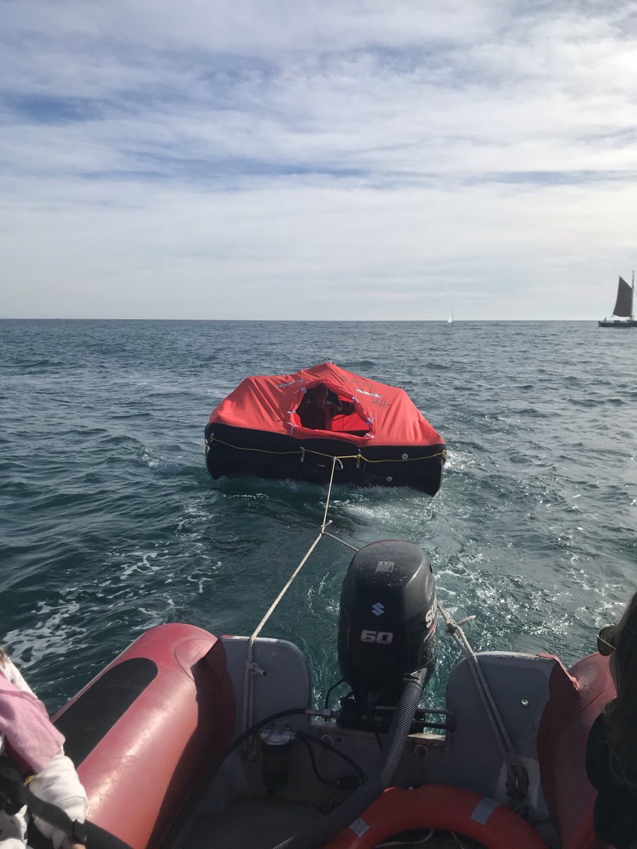 Impara a navigare con un corso di vela a Barcellona