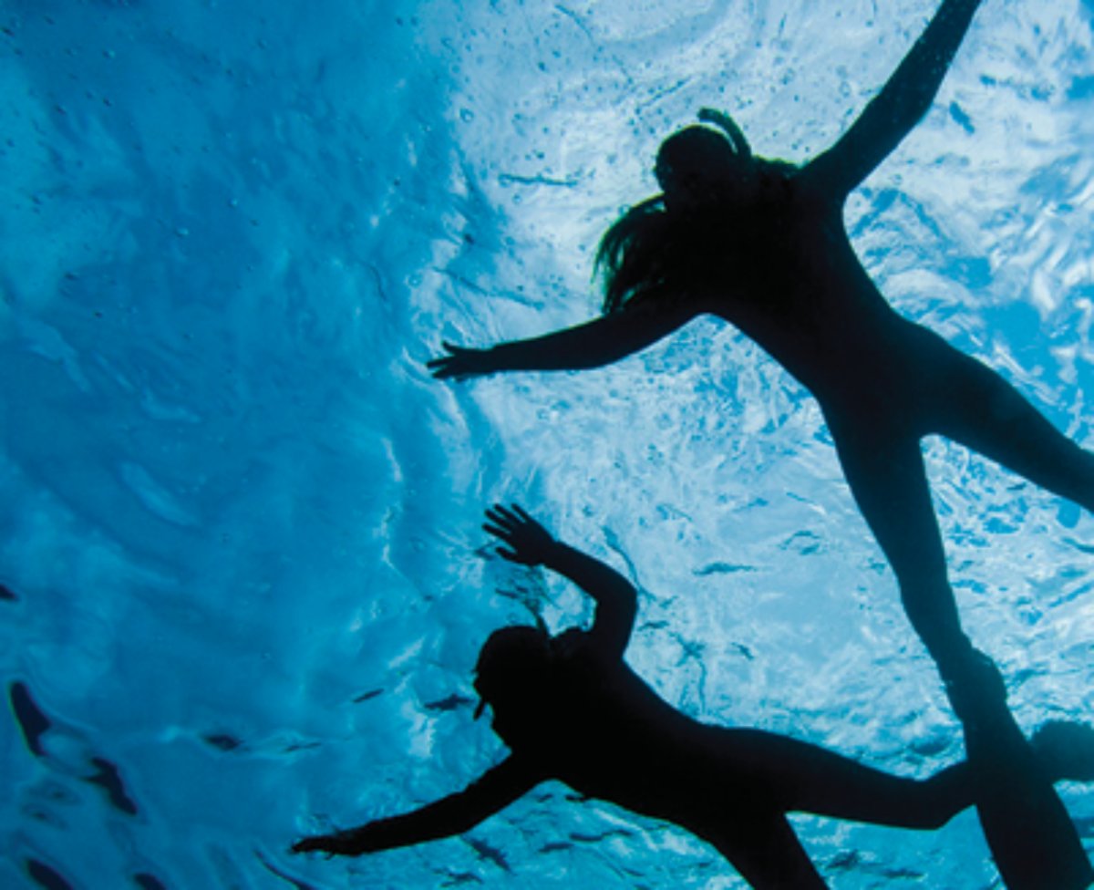 Yacht a vela durante l'Eclissi Mediterranea