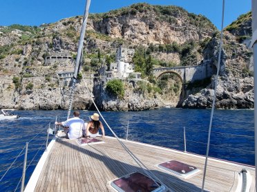 Alquiler de barcos en la costa de Capri, Sorrento y Amalfi