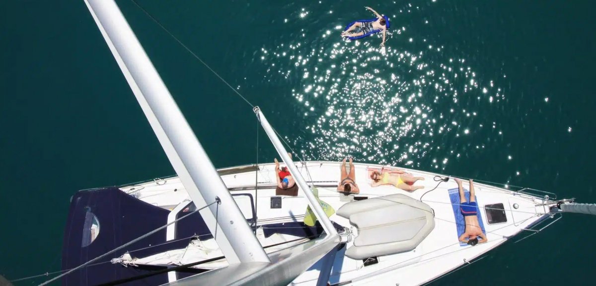 Sail among the ancient Greek legends