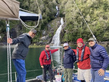 Navega por los Fiordos de la Patagonia - 7 días descubriendo termas naturales