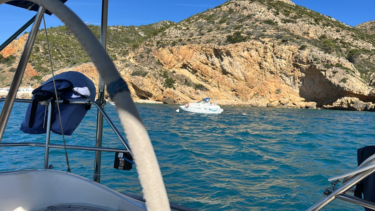 Segelabenteuer in einem Segelboot durch das Mittelmeer