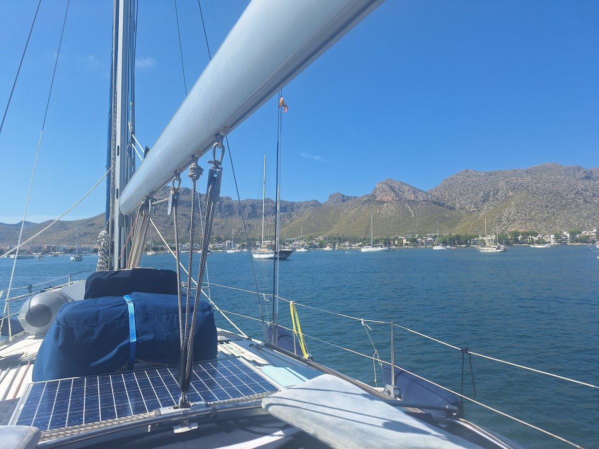 From Barcelona to the waters of the Strait of Bonifacio