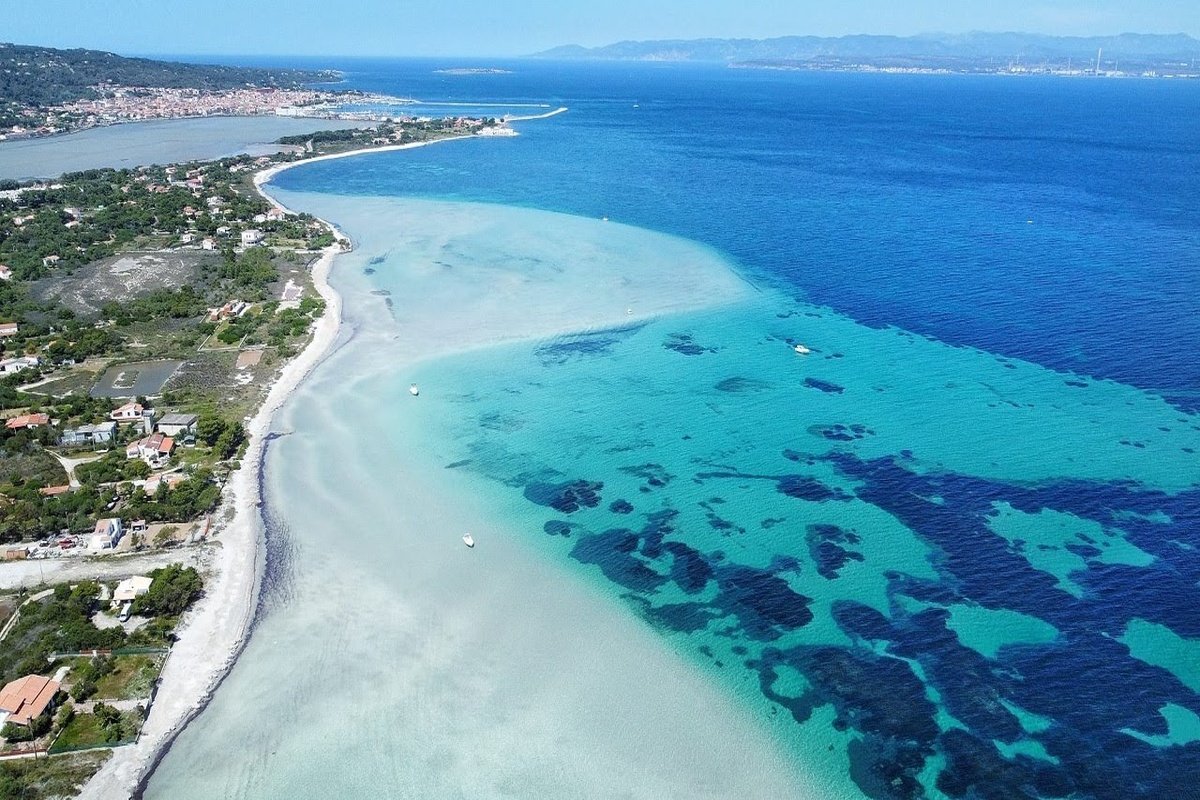 Begeben Sie sich auf eine private Kreuzfahrt im Süden Sardiniens