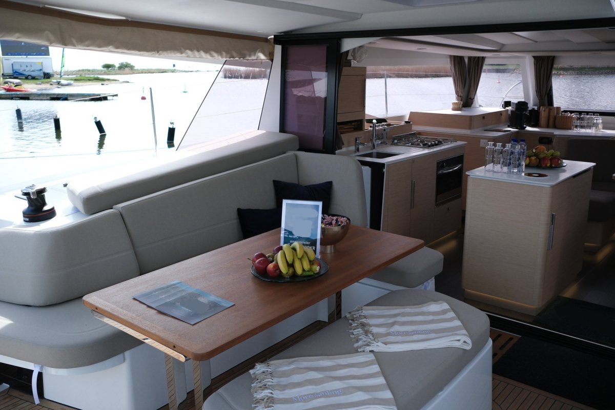 Catamarán - Fountaine - 2026