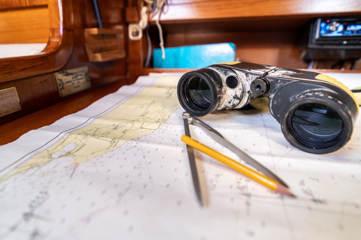 Vivere l'avventura di navigare in un viaggio in barca