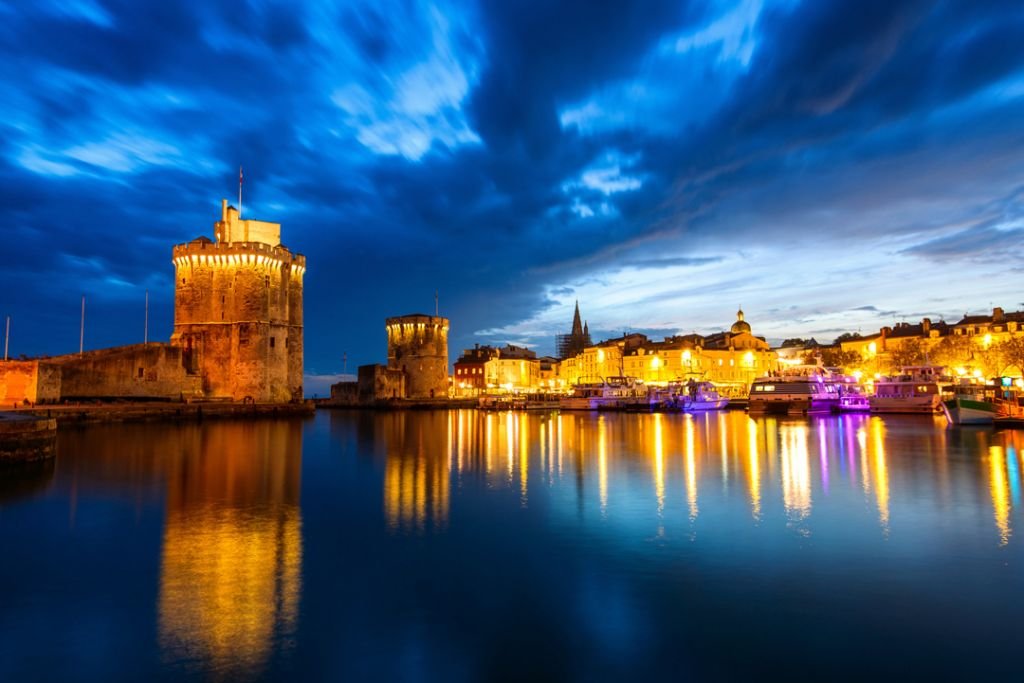 Explora las costas francesas en un barco de vela desde La Rochelle a Lorient