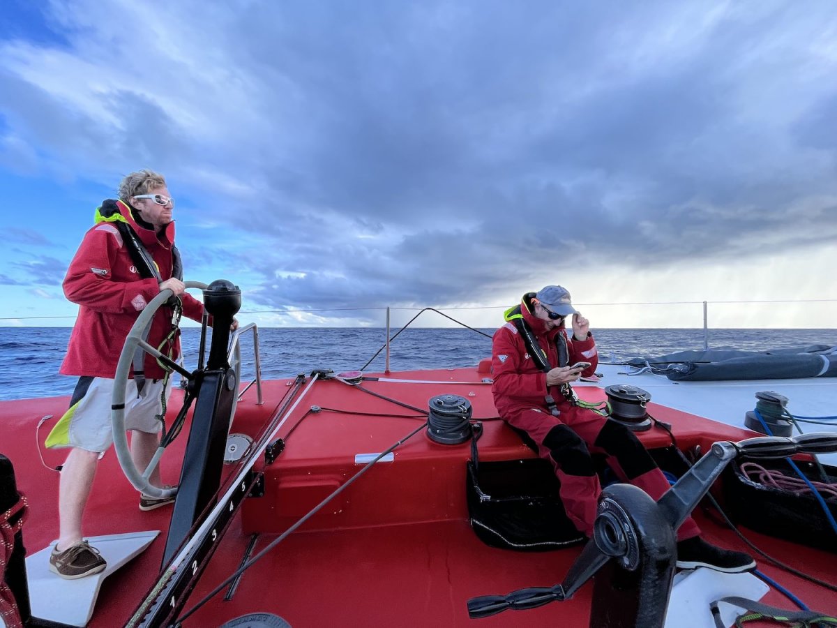 Viaggio di navigazione attraverso l'Atlantico su un Volvo 60: Lorient-Canarie-Caraibi