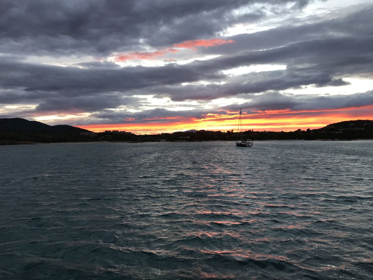 Scopri la bellezza naturale dell'Asinara e della Maddalena dal mare