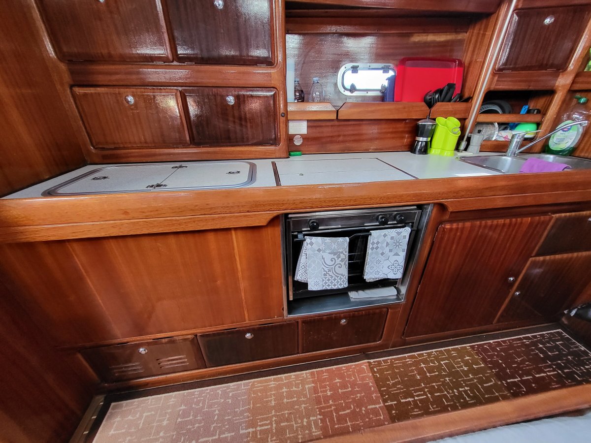 Bavaria Yachts - 4 cabinas