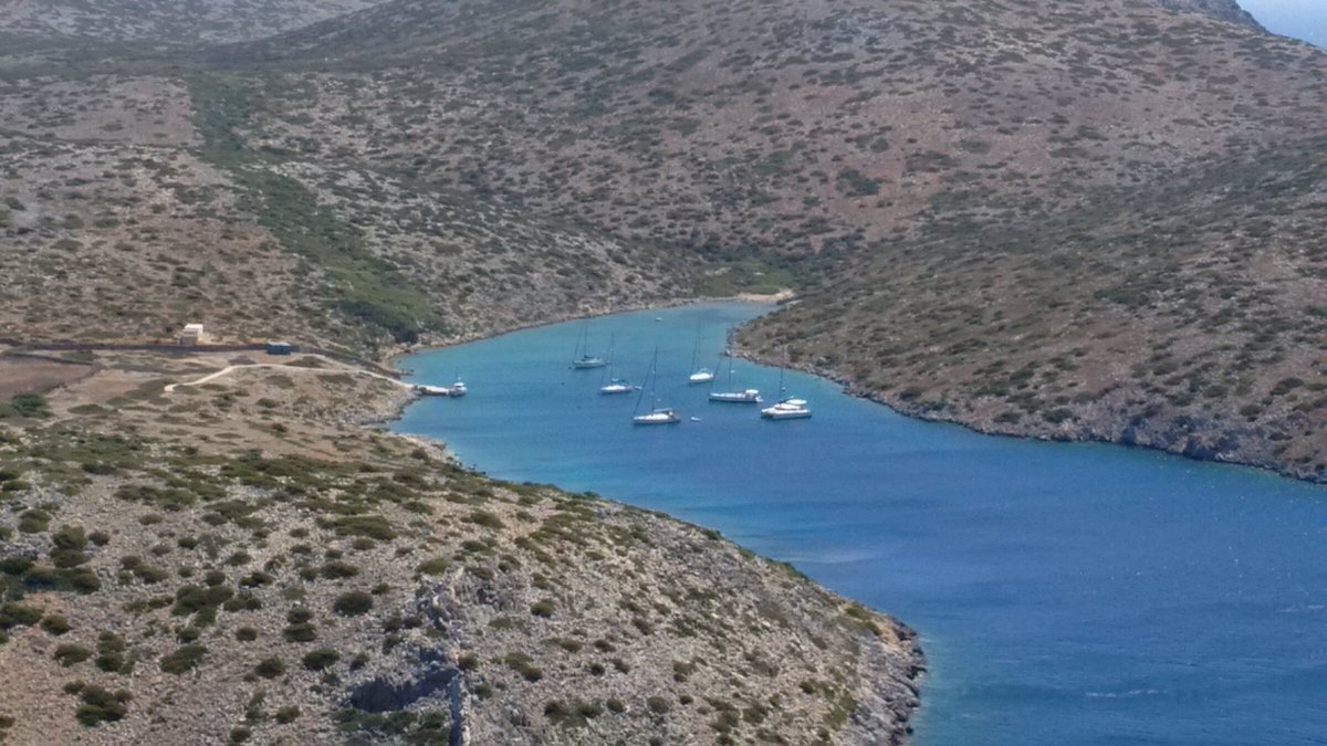 Catamaran cruise to the central Cyclades
