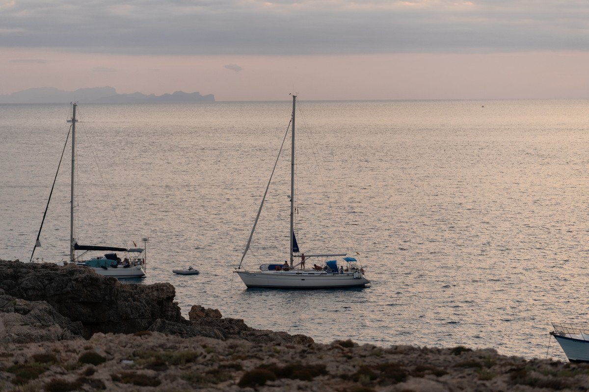 Bavaria Yachts - 13.5 metros