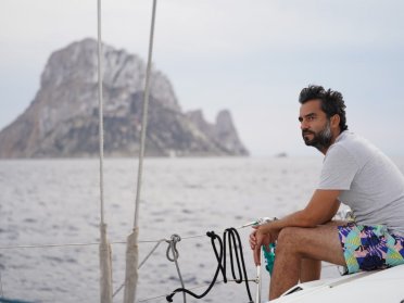 Noleggia una bellissima barca a vela a Valencia per una settimana con o senza skipper