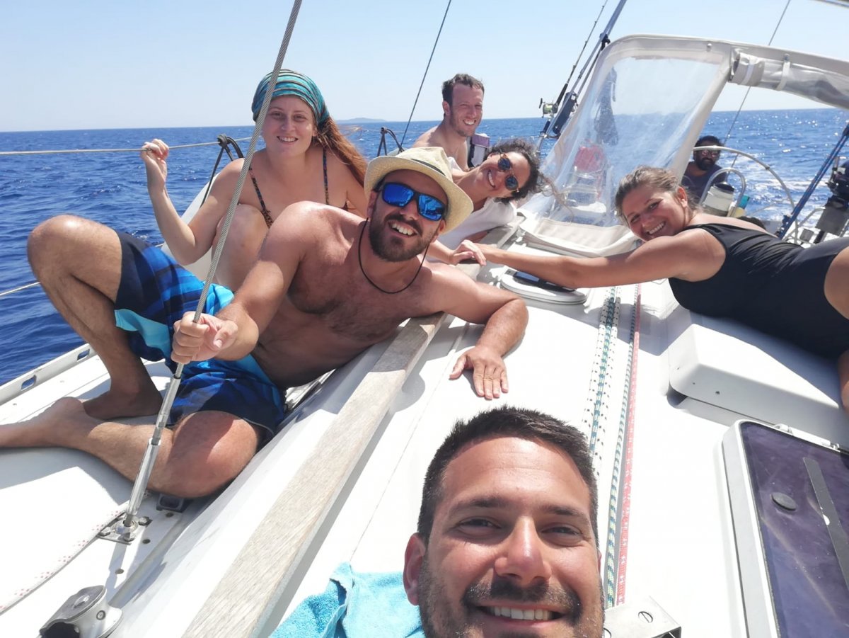 Discover the natural wonders of the islands of Maddalena, Lavezzi and Corsica on a boat trip