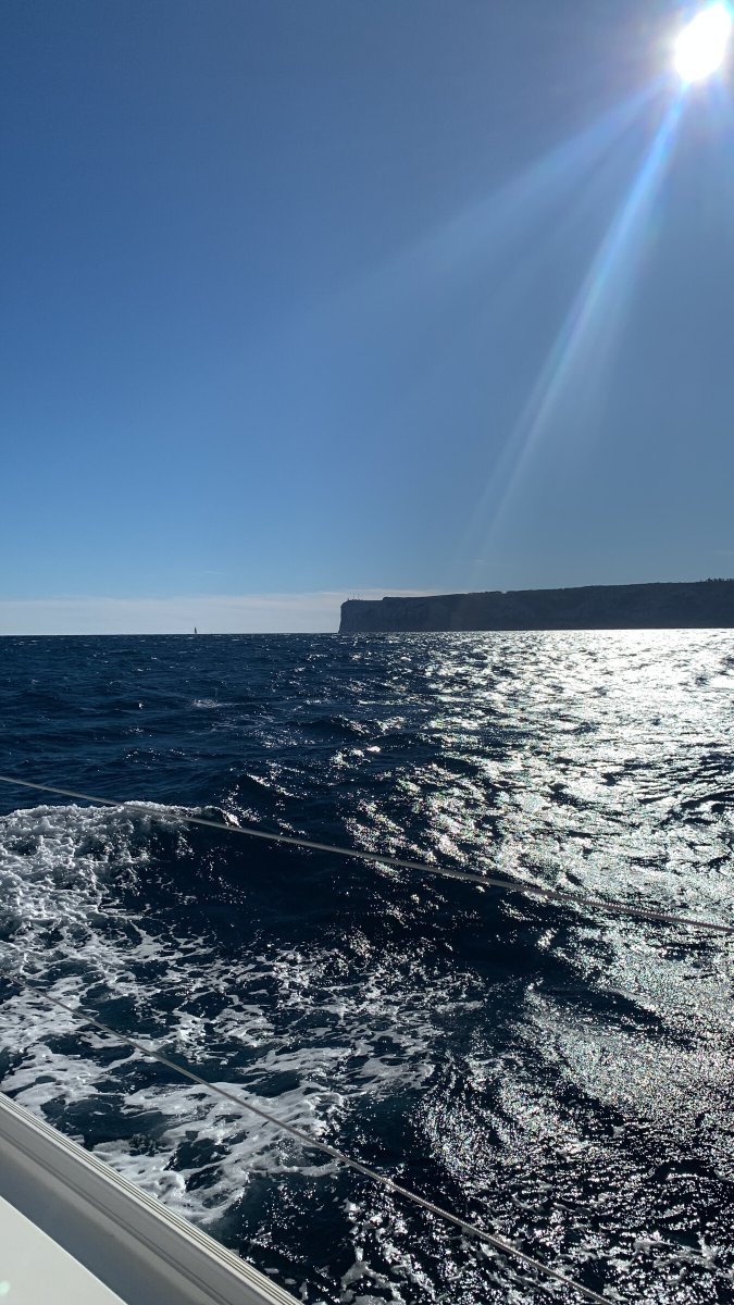 Navegando por la costa de Denia