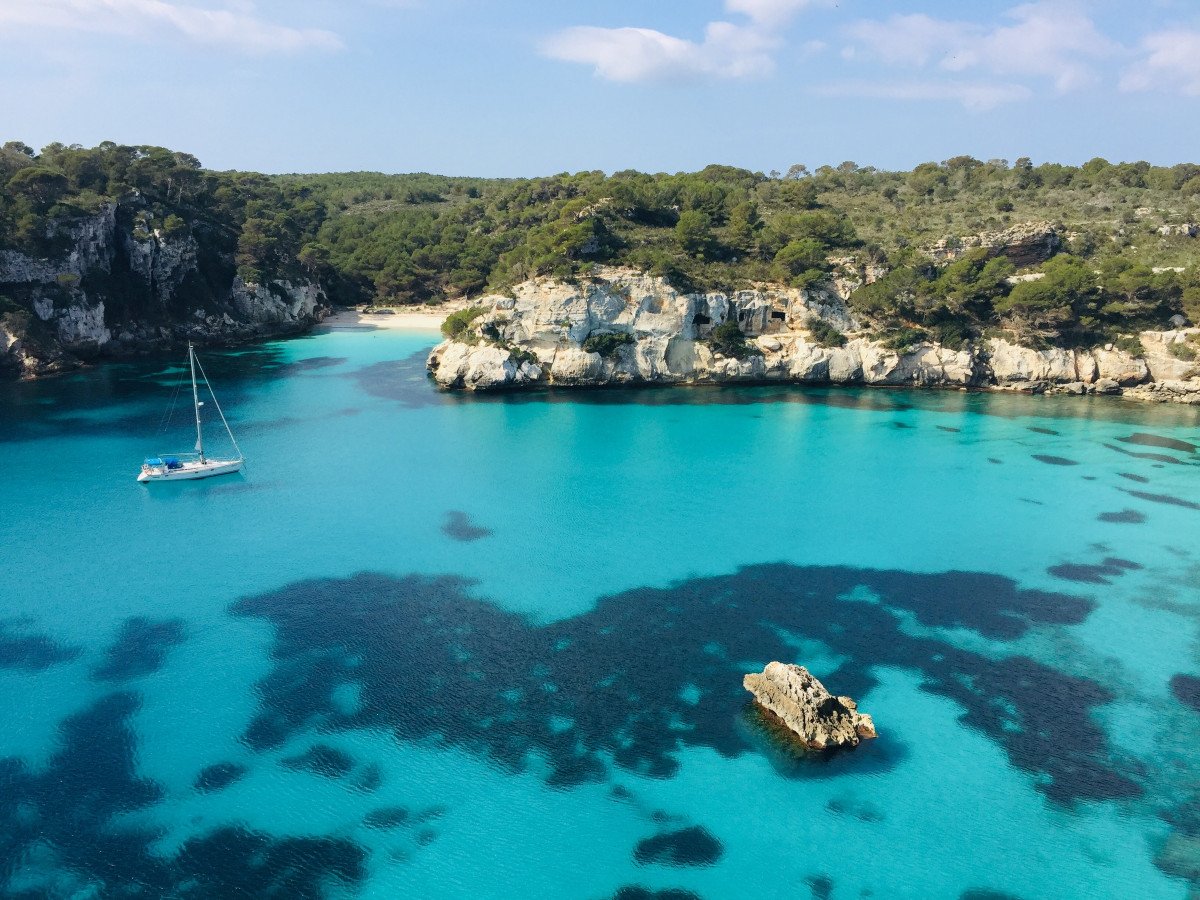 Una settimana di vela e trekking a Menorca