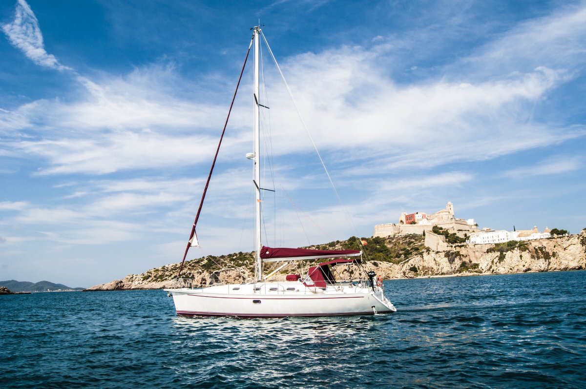 Isla Meda Lighthouse